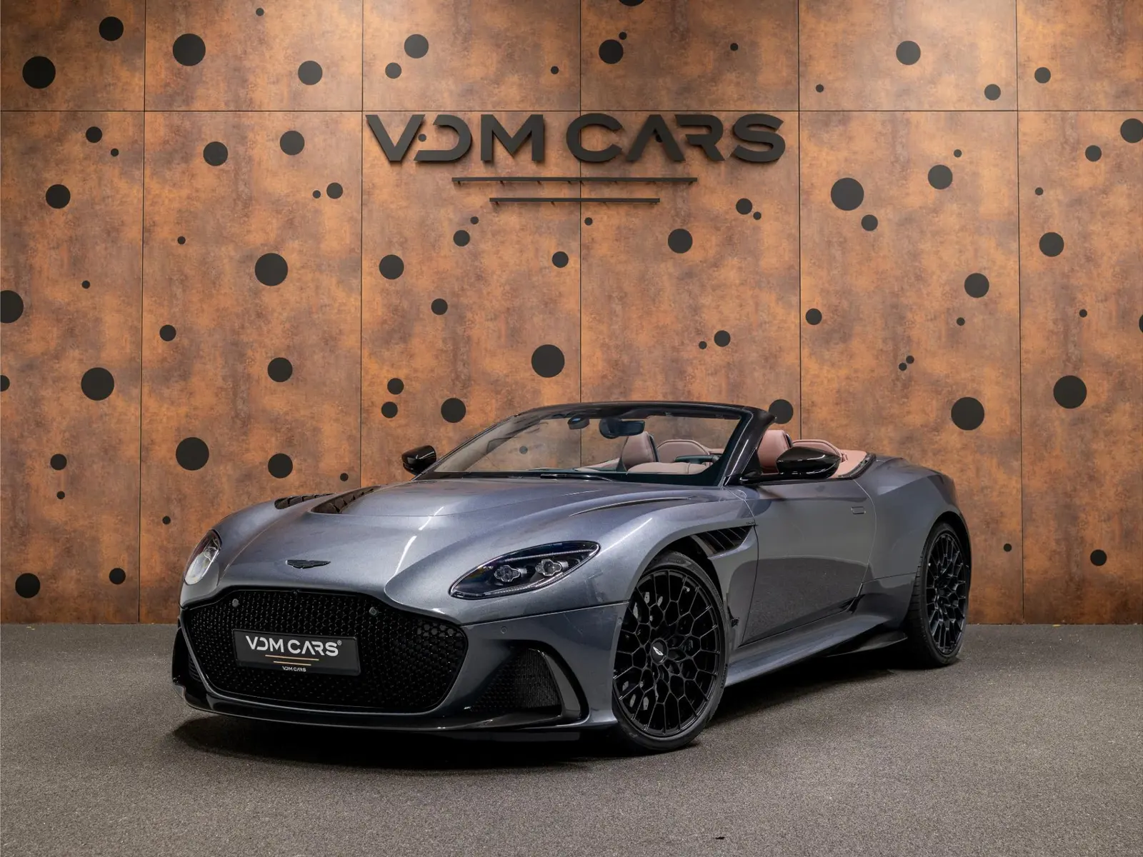 Aston Martin Dbx, foto 2