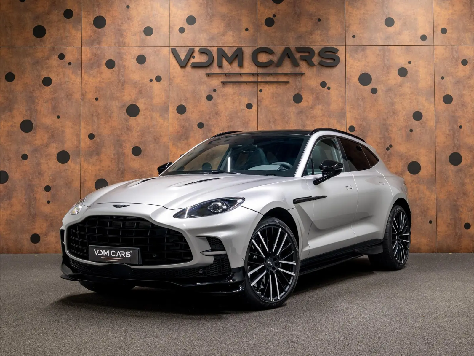 Aston Martin Dbx, foto 4