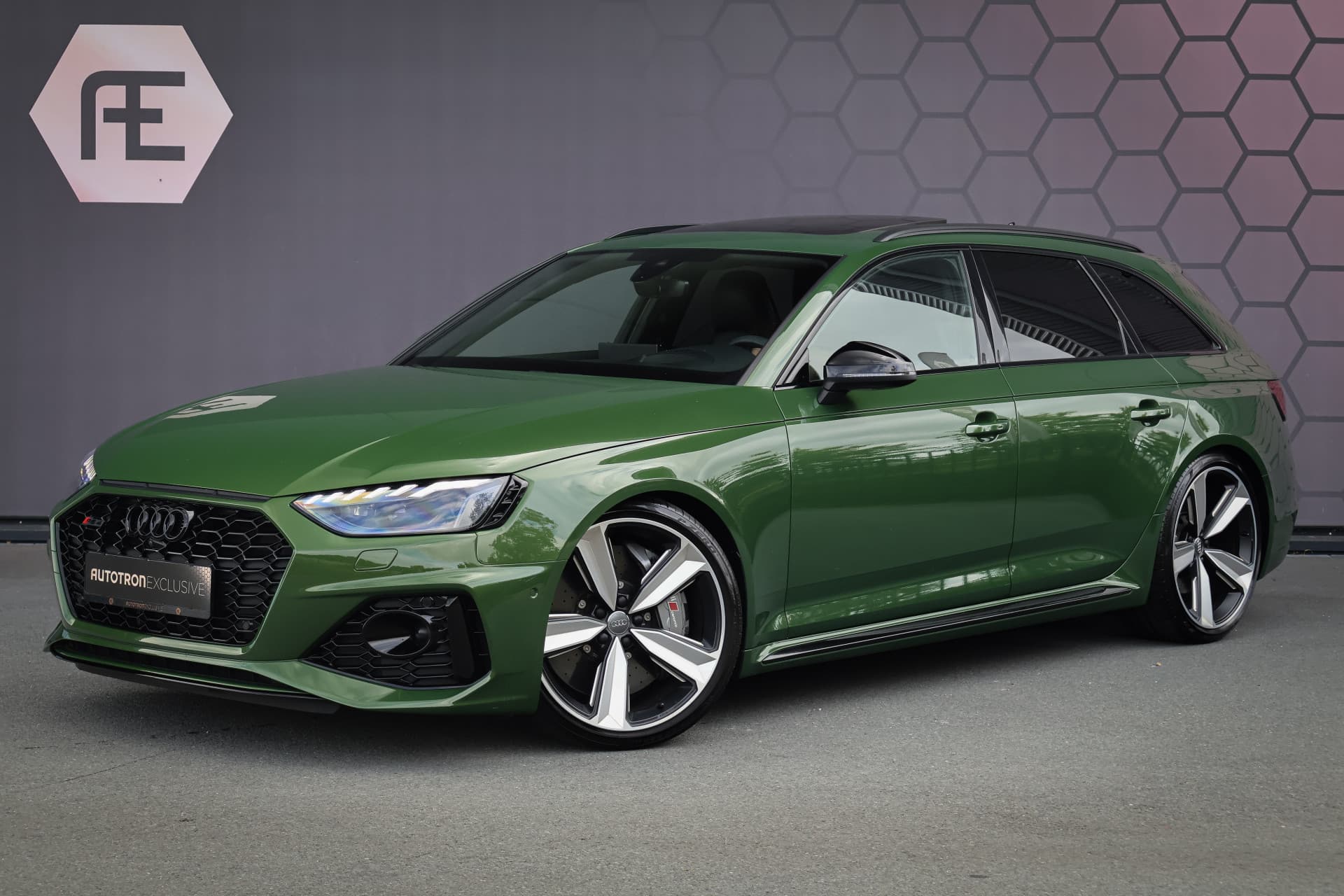 Groene Audi RS4 Avant uit 2022 aangeboden voor €79.900