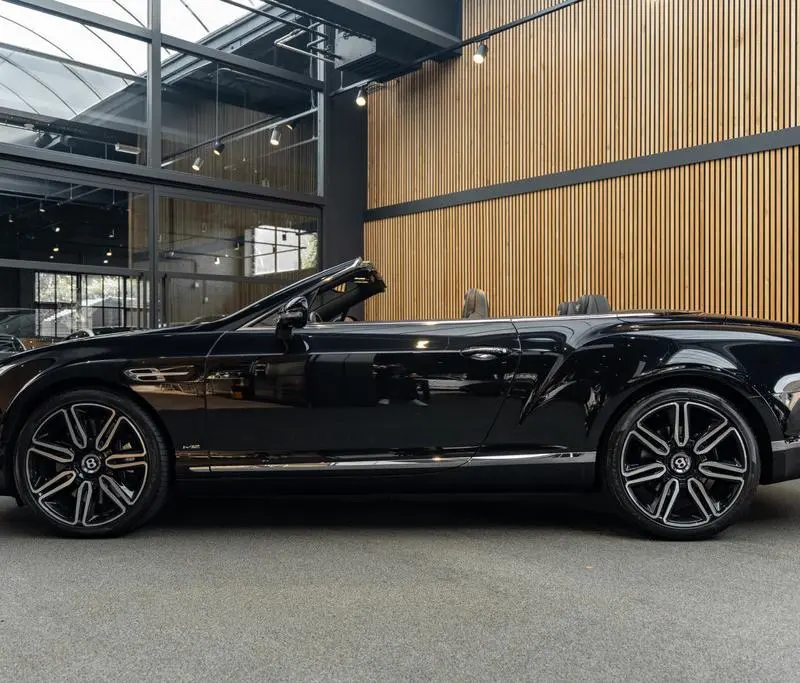 Bentley Continental GTC, foto 3