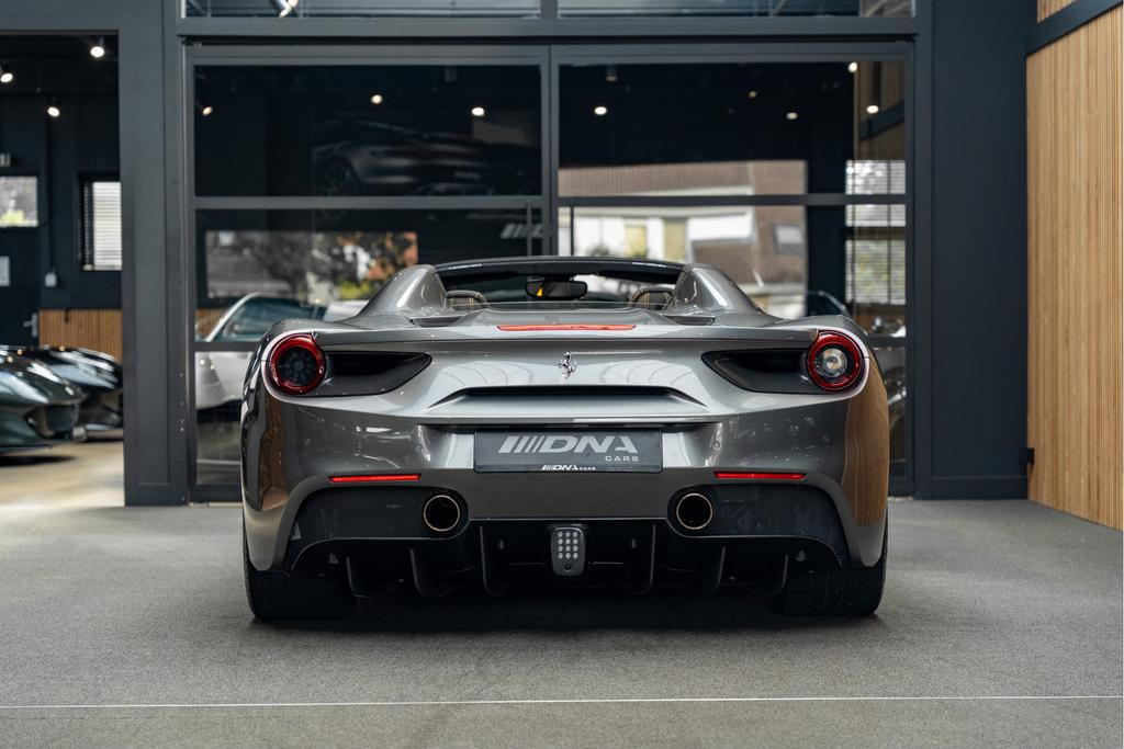 Ferrari 488 Spider, foto 4