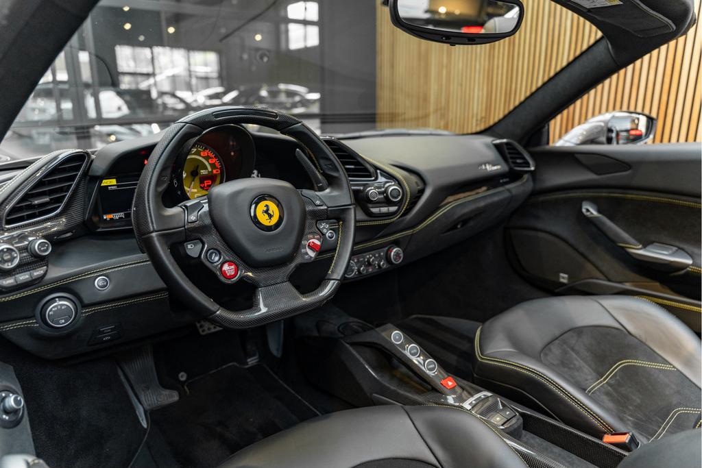 Ferrari 488 Spider, foto 6