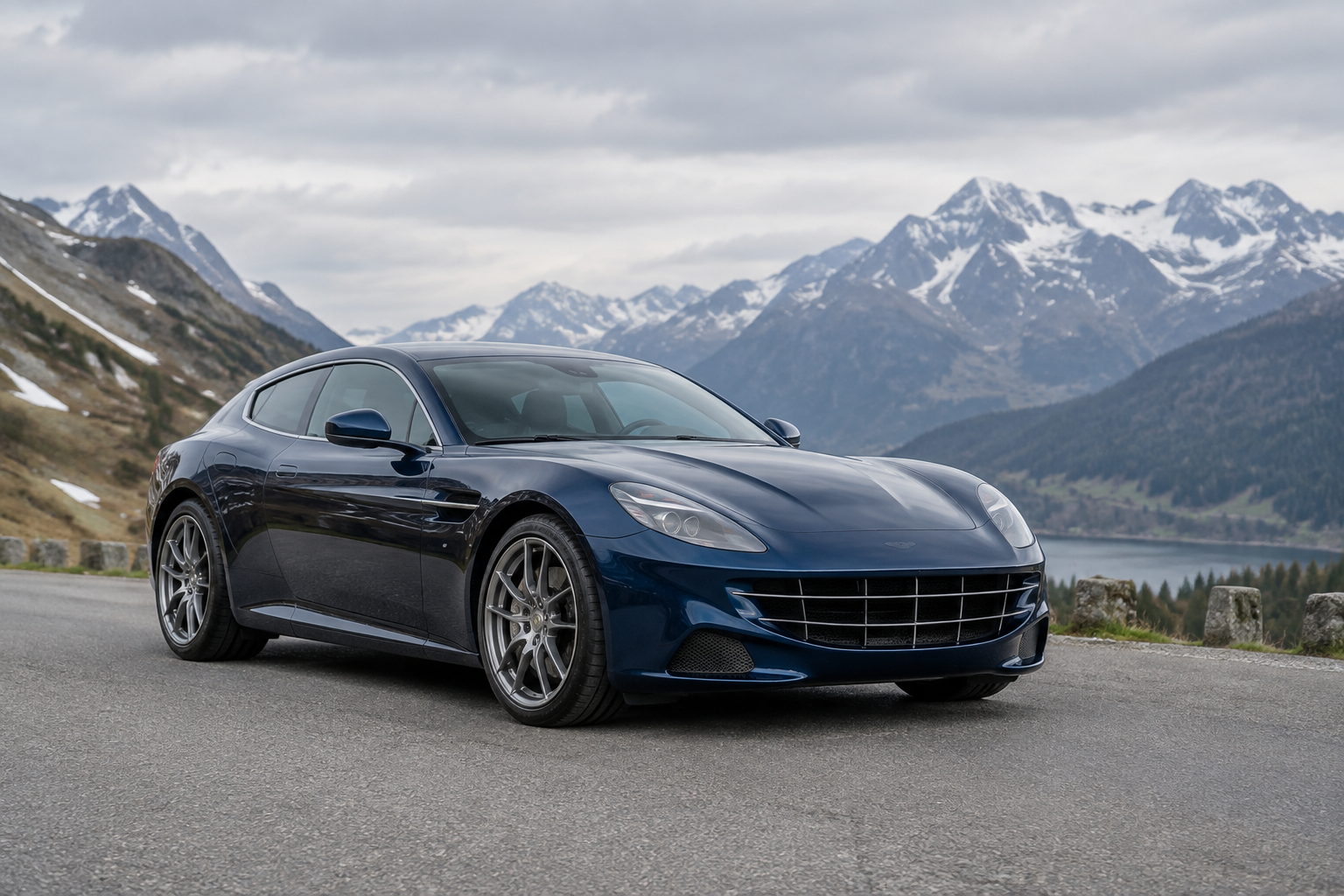 Ferrari FF: waarom een lange daklijn om andere techniek vroeg