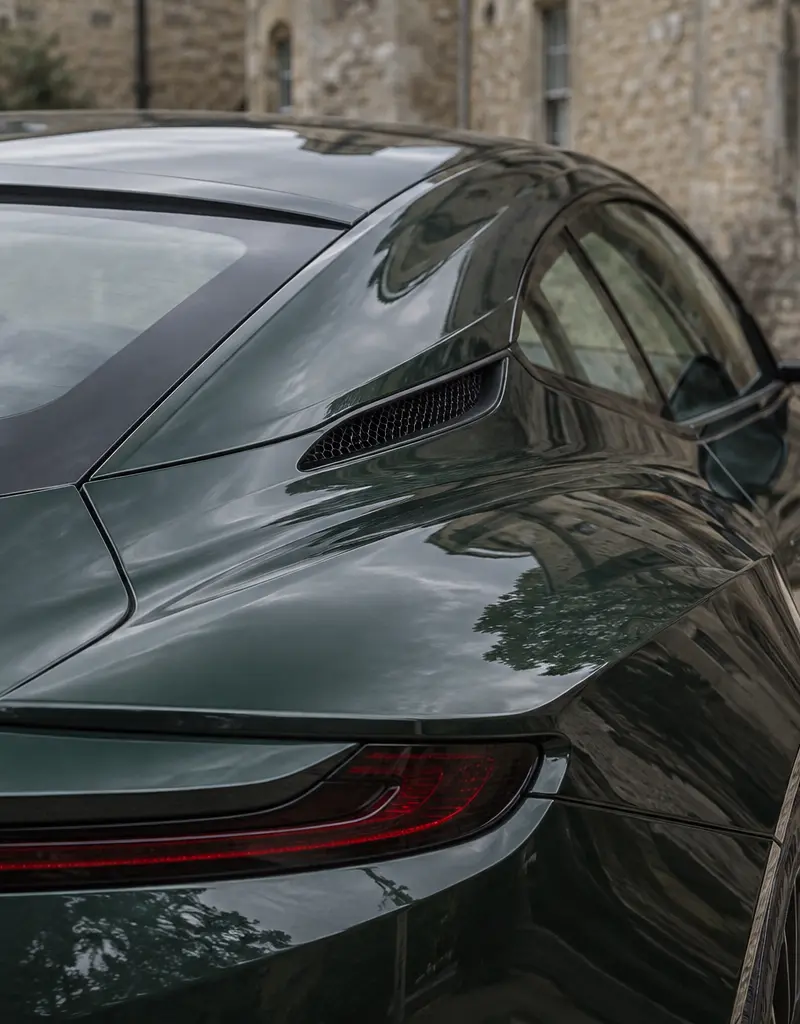 Aston Martin DB11 V12, foto 2