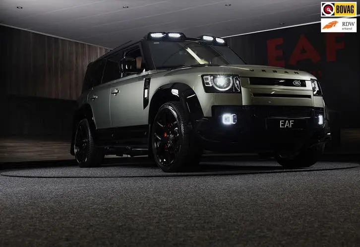 Land Rover Defender 110