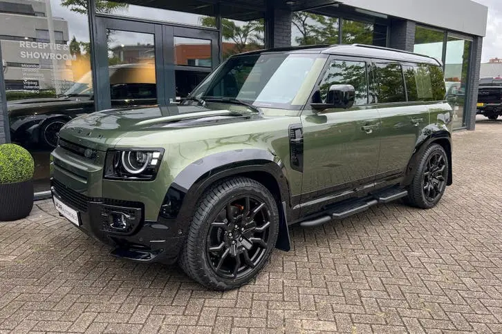 Land Rover Defender 110