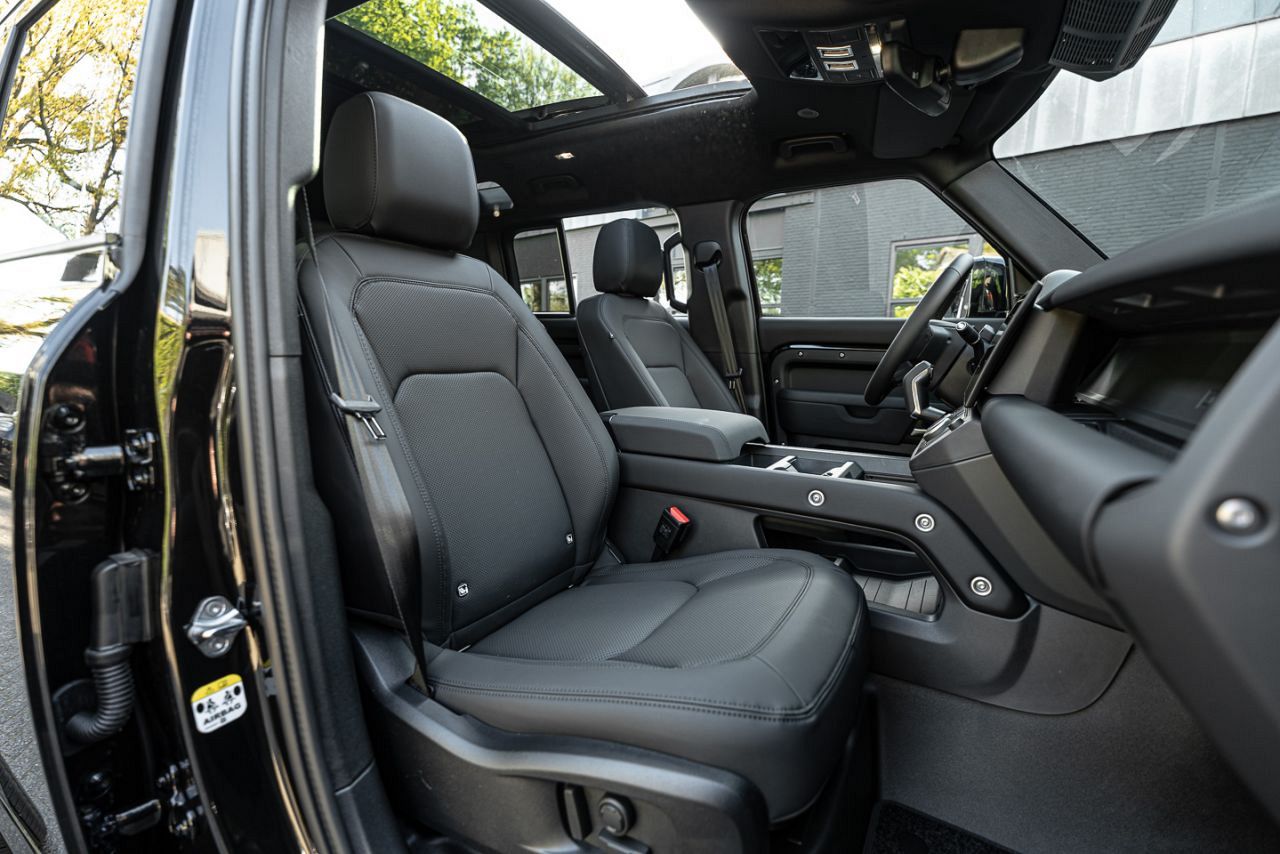 Land Rover Defender 110 P300e X-Dynamic SE, foto 4