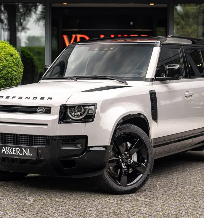 Land Rover Defender 110 P300e X-Dynamic HSE URBAN bij VD Akker