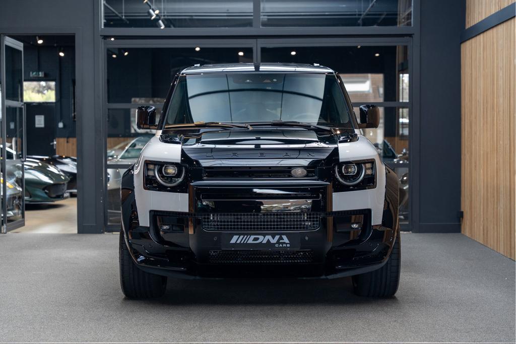 Land Rover Defender 110 P300e X Urban Automotive Yellow Accents, foto 2