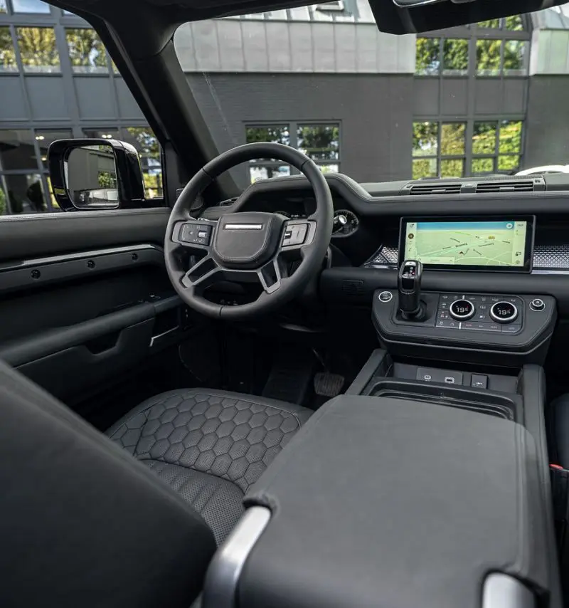 Land Rover Defender 90 P400 3.0-V6 URBAN Convertible, foto 2