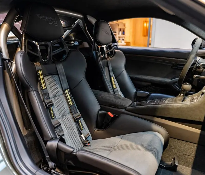 Porsche 718 GT4 RS uit 2023 met Weissach-pakket bij DNA Cars