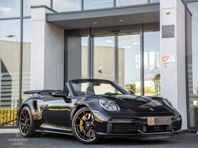 Porsche 911 Turbo S Cabriolet uit 2021 bij Hermans Collectables