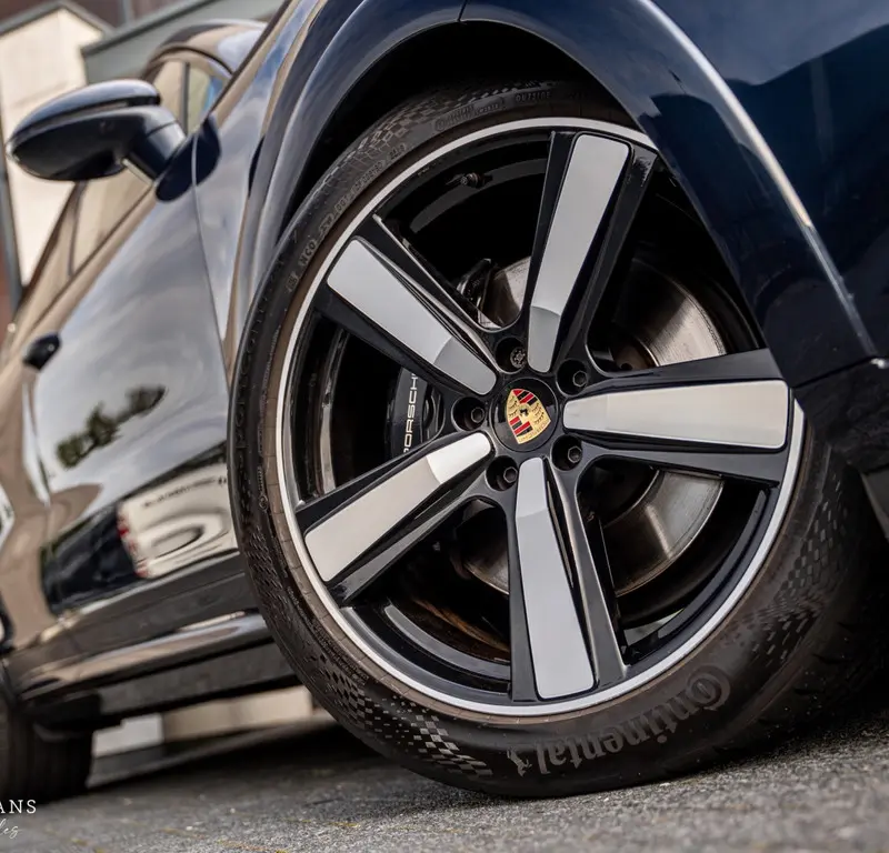 Porsche Cayenne Coupé 3.0 E-Hybrid, foto 3