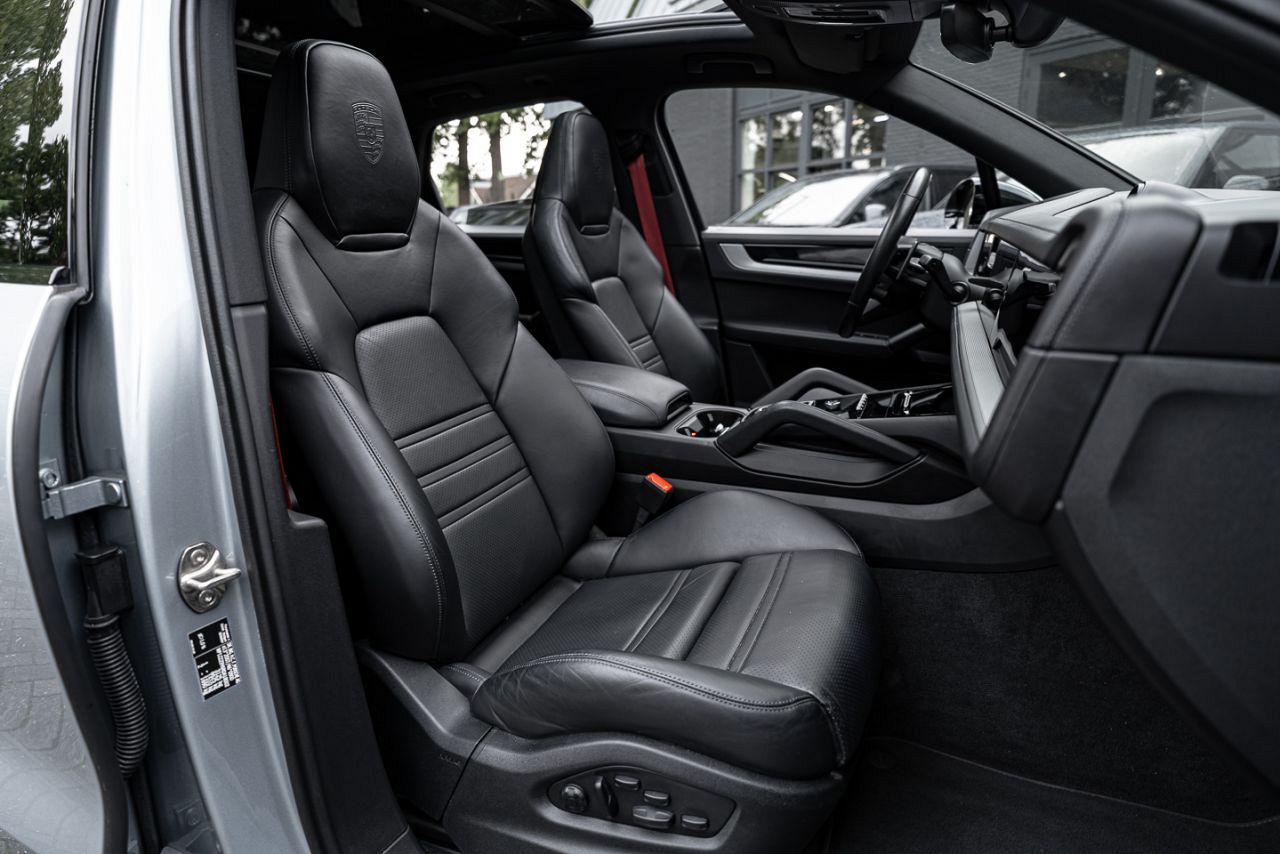 Porsche Cayenne E-hybrid SportDesign, foto 4