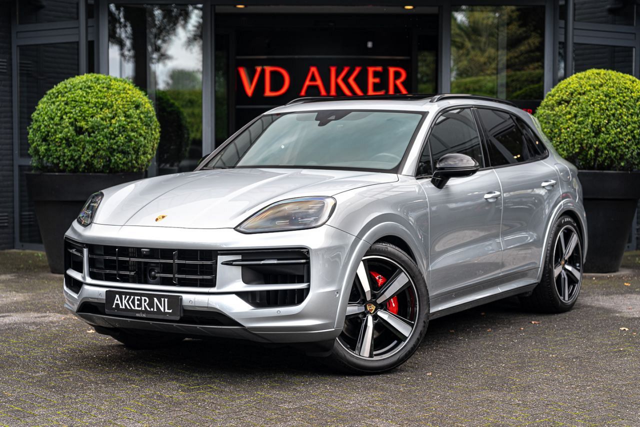 Porsche Cayenne E-hybrid SportDesign bij VD Akker voor € 84.880