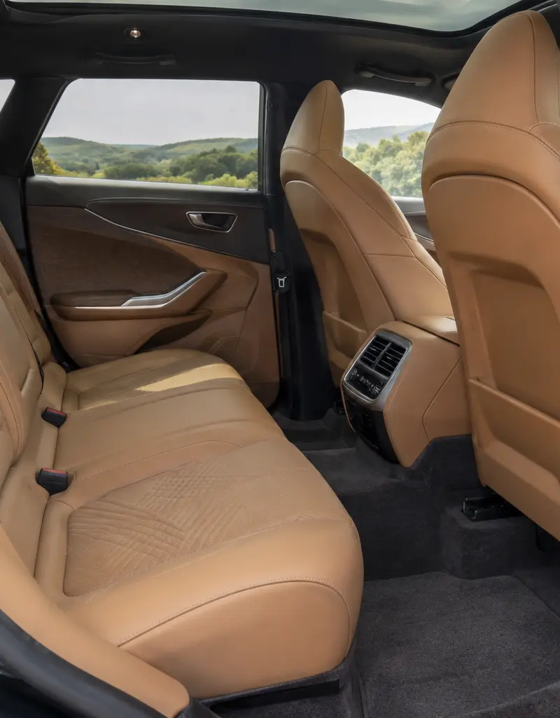 Aston Martin DBX, foto 2